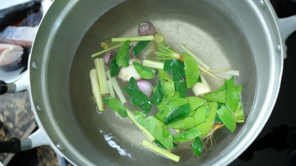 วิธีต้มต้มยําปลากระพง